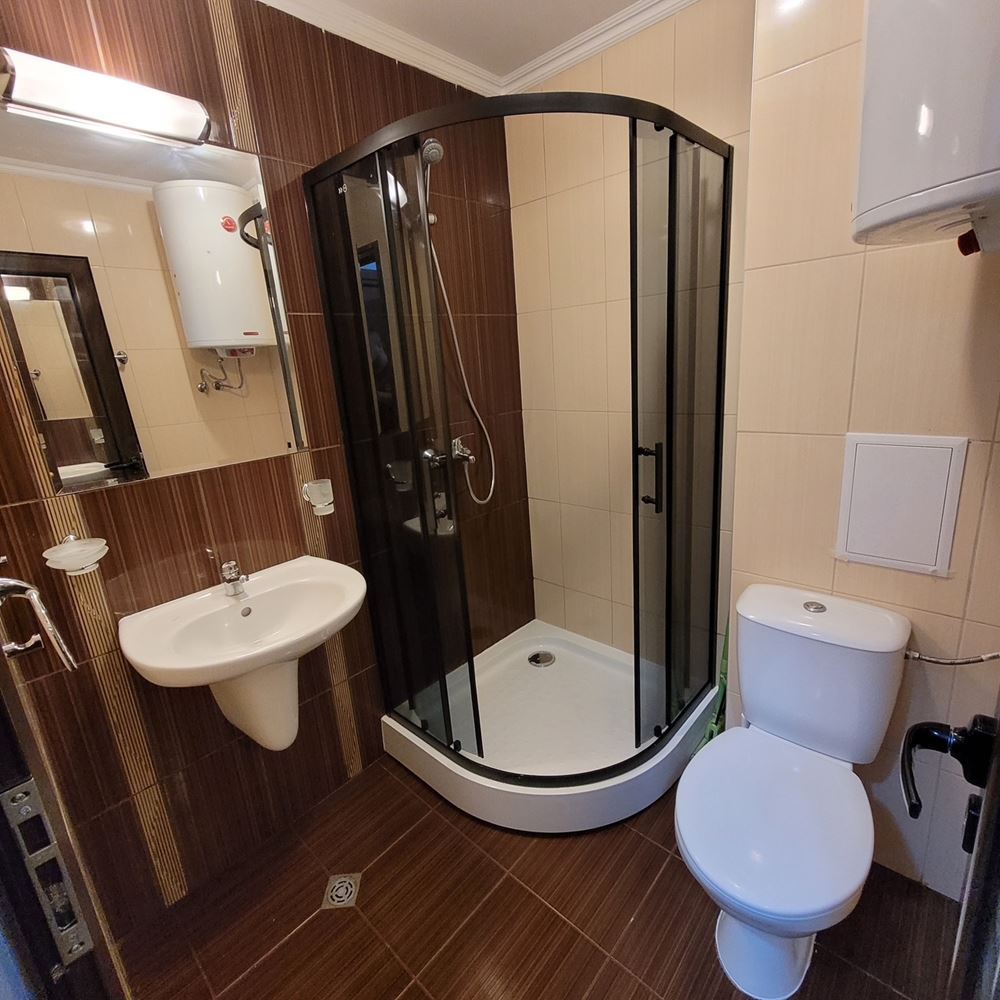Cozy one-bedroom apartment with new furnishings in a gated complex near the sea in Elenite Resort
