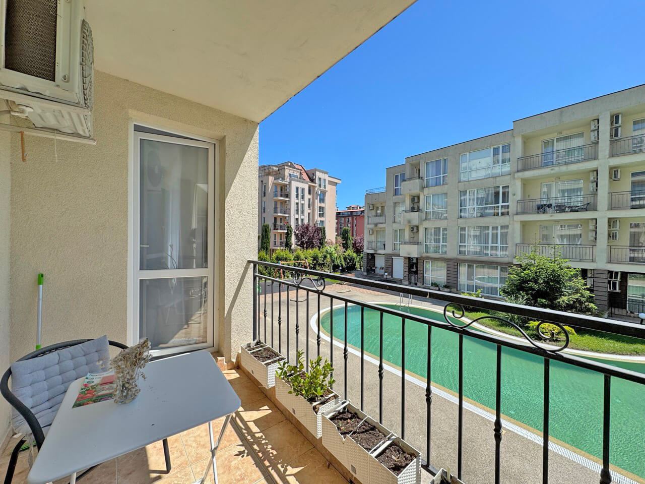 One-Bedroom Apartment in a Quiet and Green Complex in Sunny Beach