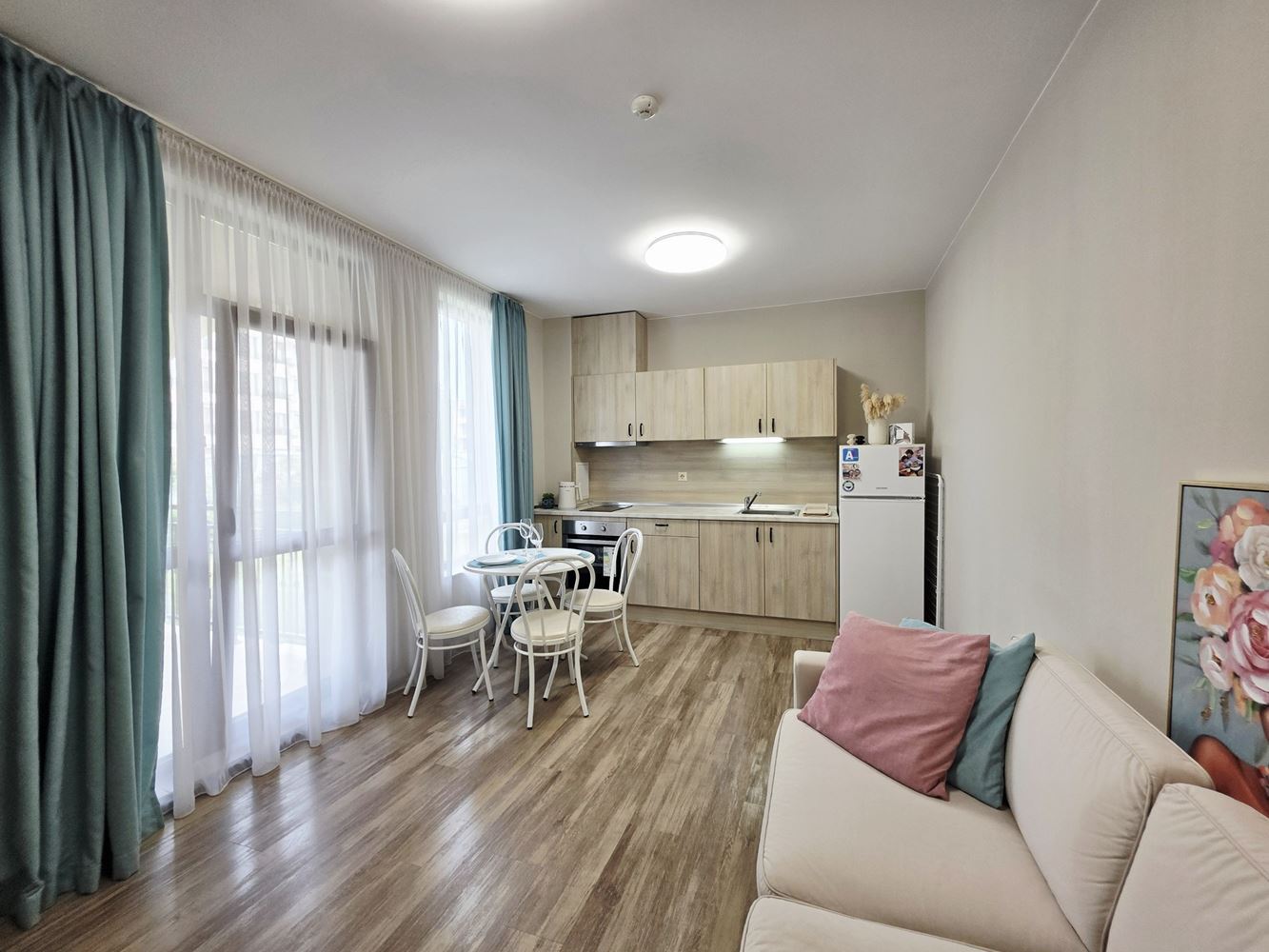 Sea Comfort with a Private Garden – One-Bedroom Apartment Just Steps from the Beach in Sveti Vlas
