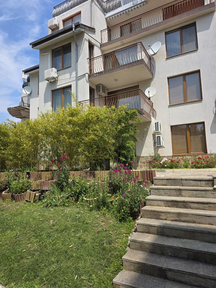 Two-Bedroom Ground Floor Apartment in Sveti Vlas – Comfort, Light, and Close Proximity to the Sea