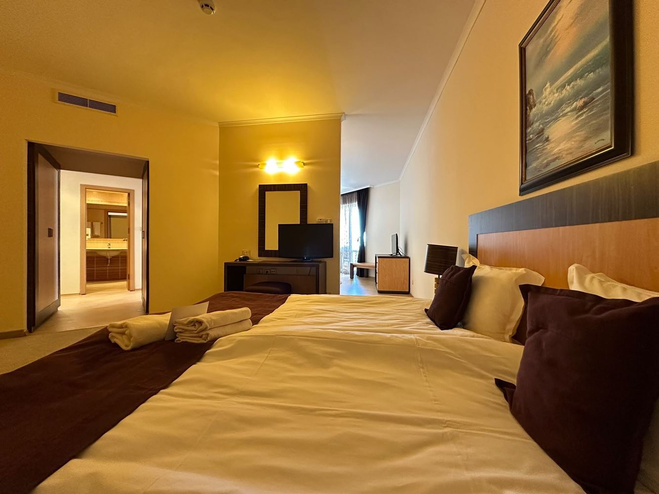 Apartment with an Impressive Sea Panorama on the First Line in Sunny Beach