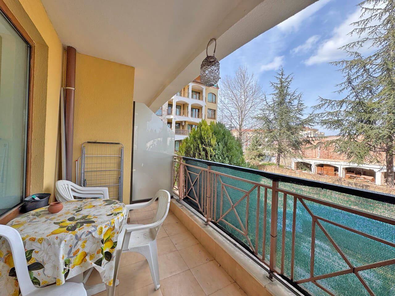 Stylish one-bedroom apartment with pool view in Sunny Beach Resort