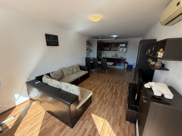 Sunny Beach: Spacious One-Bedroom Apartment with Pool View, 400 Metres from Cacao Beach