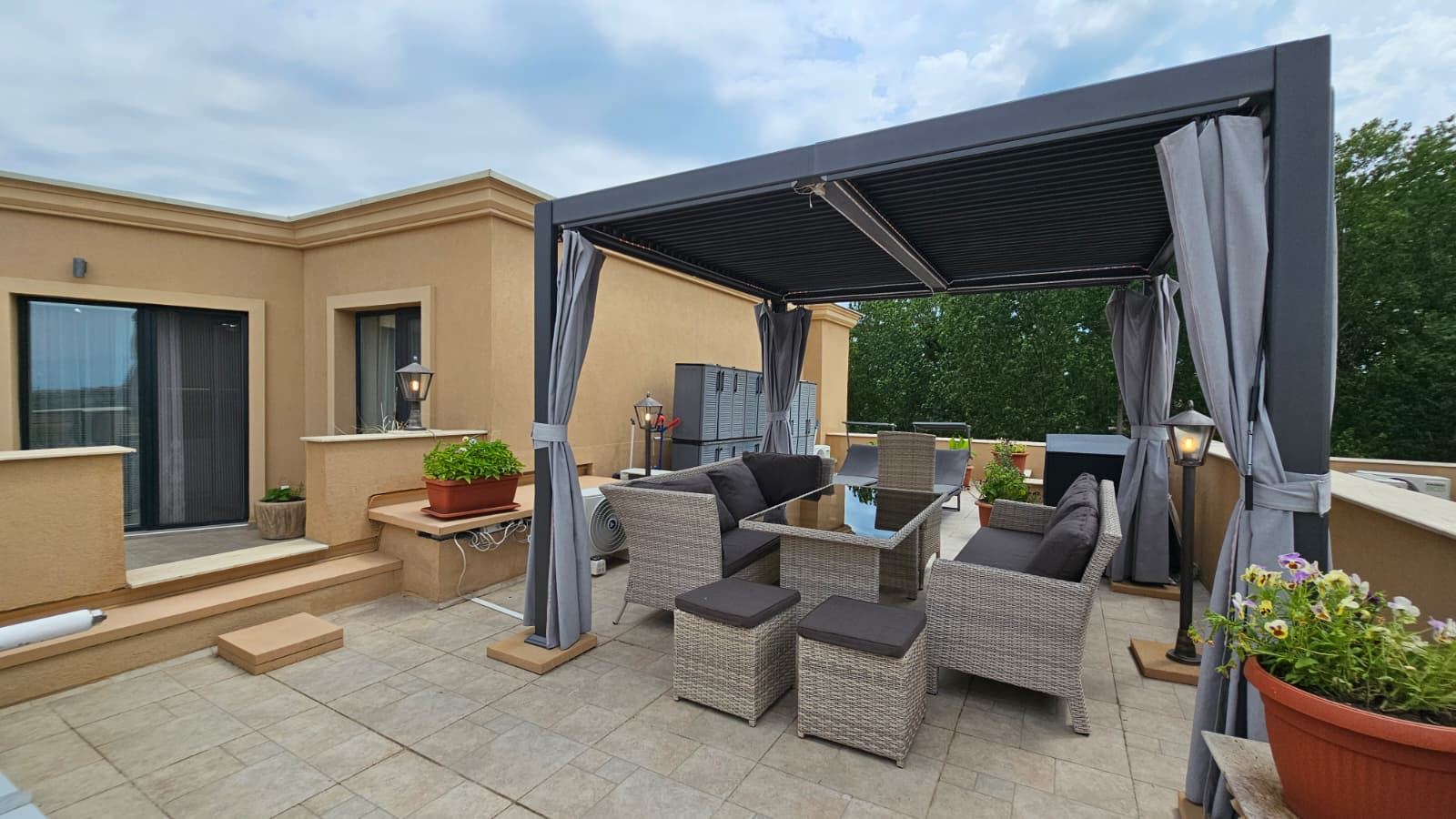 Spacious Penthouse with Panoramic Terrace and Sauna in a Modern Residential Complex in Sunny Beach