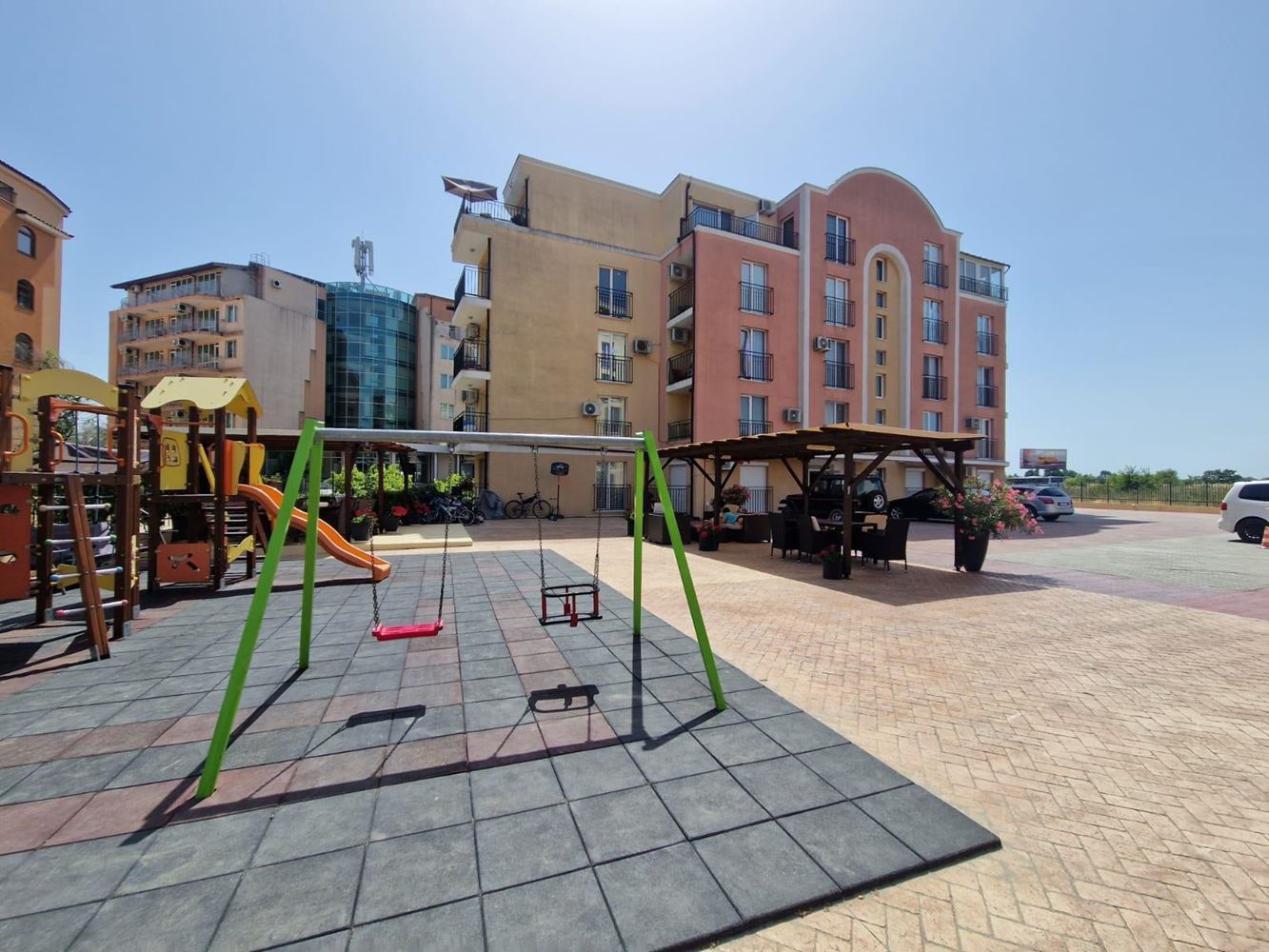 Studio with a low maintenance fee in a complex in Sunny Beach