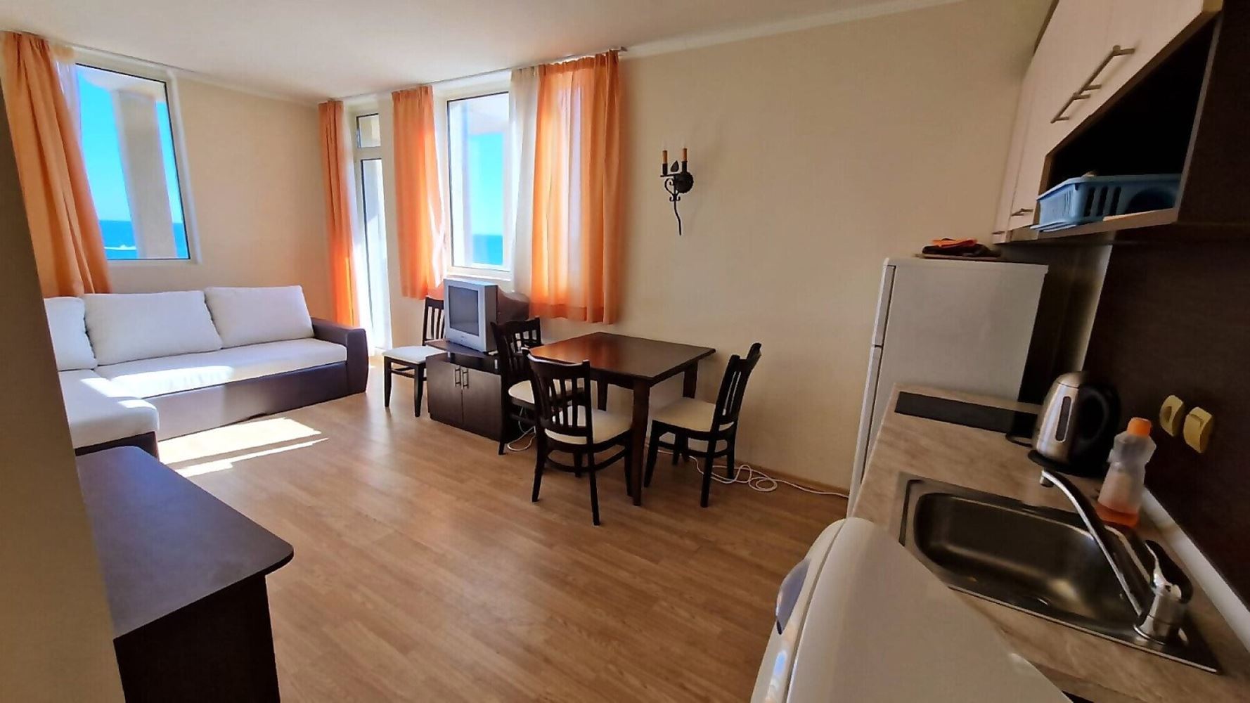 One-Bedroom Apartment with Breathtaking Panoramic Sea Views on the First Line in Elenite
