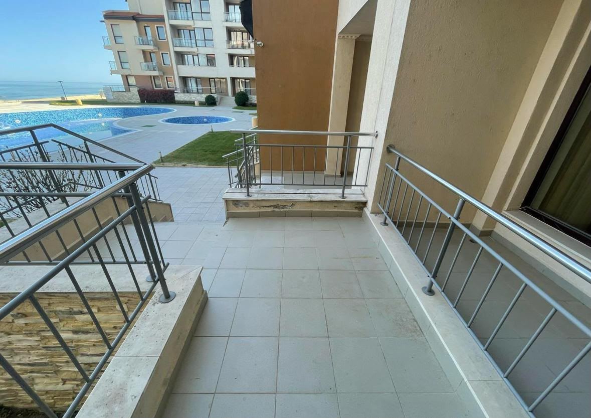 Spacious Two-Bedroom Apartment on the First Sea Line in Obzor with Panoramic Sea View