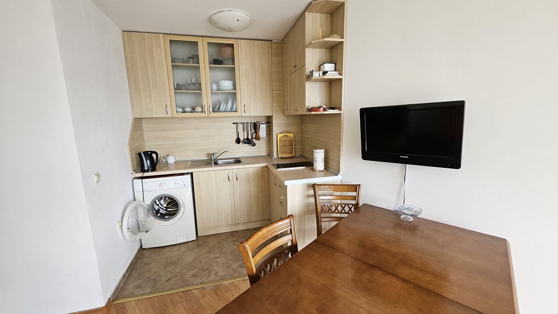 Three-room apartment with sea view only 50 meters from the beach in Byala – no maintenance fee
