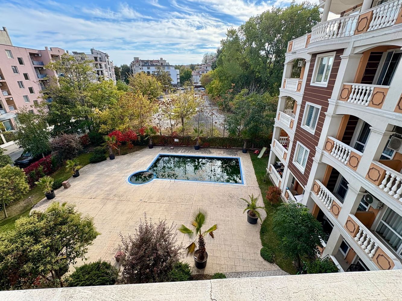 Sunny Beach – Cozy One-Bedroom Apartment with Pool View, Five Minutes from the Beach