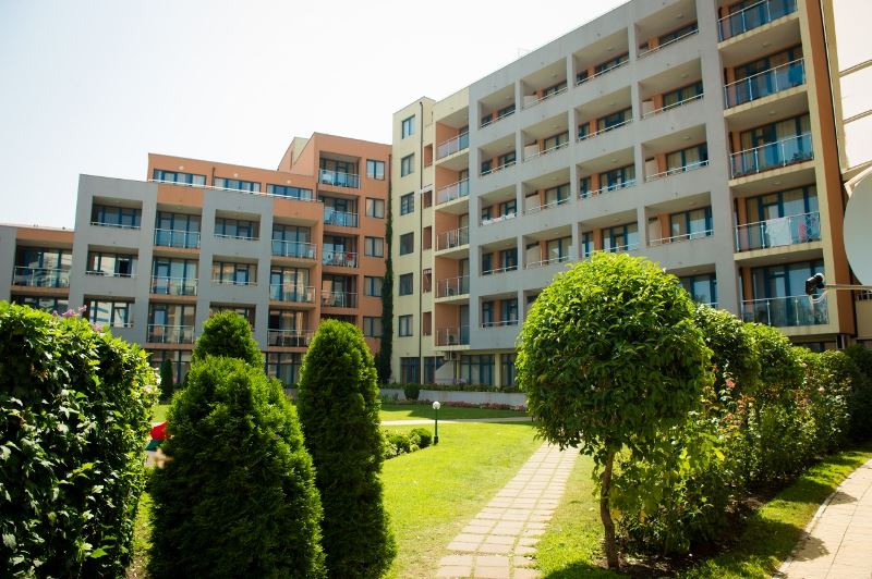 Two-bedroom apartment in Sunny Beach – spacious living, amenities and entertainment in a holiday complex
