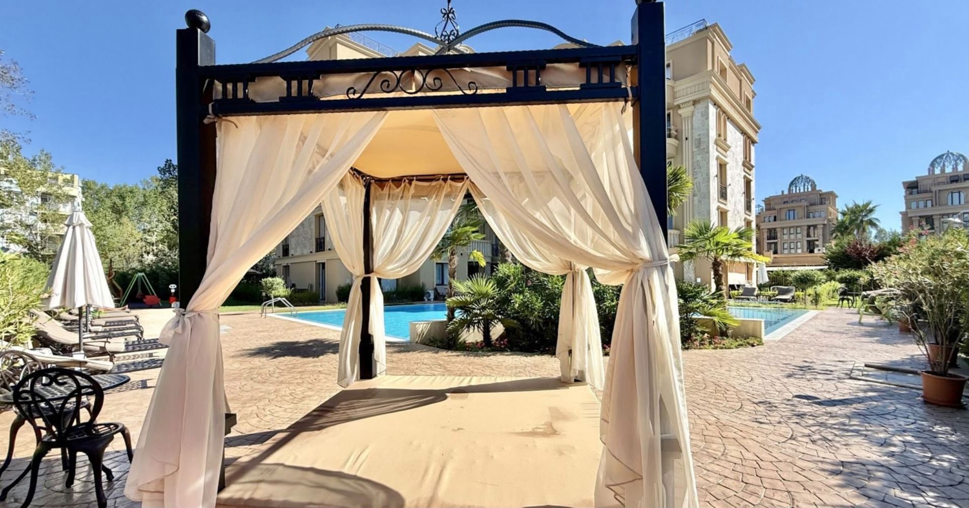 Three-room Apartment with a Large Panoramic Terrace in a Stylish Complex in Sunny Beach