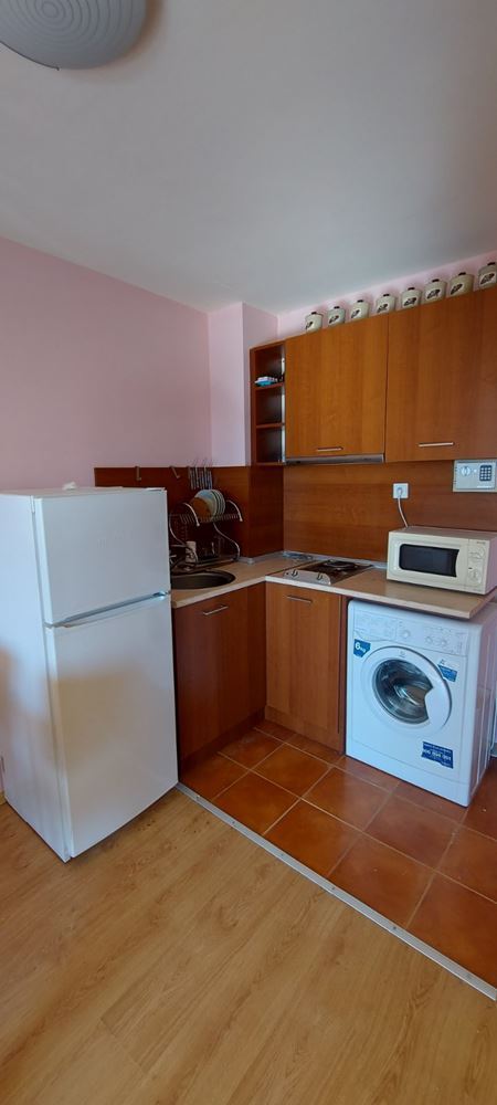 Spacious One-Bedroom Apartment in a Complex with a Swimming Pool and Excellent Amenities in Sunny Beach