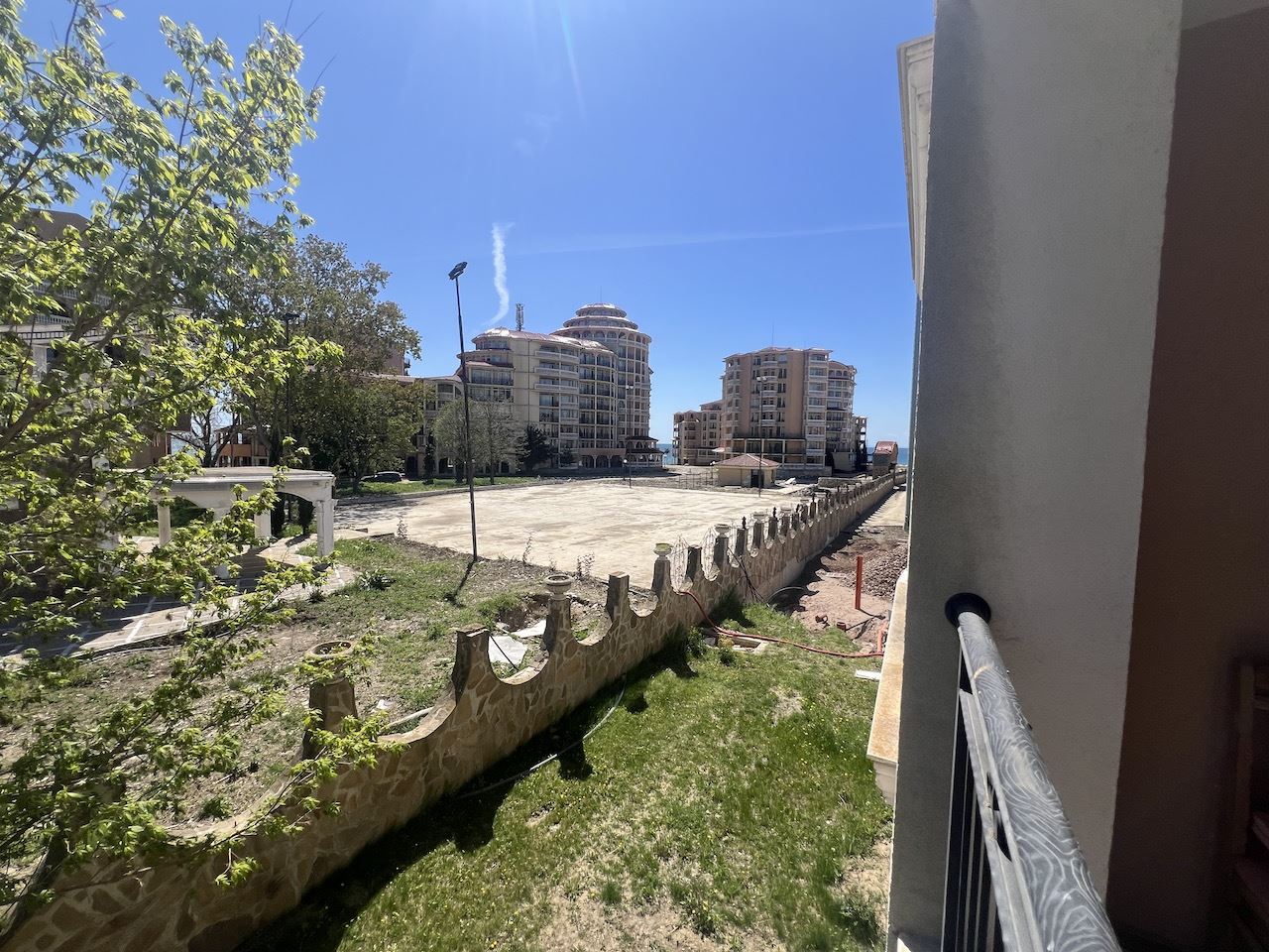 Cozy studio in the heart of Elenite – just minutes from the beach, in a gated complex with a pool and excellent amenities