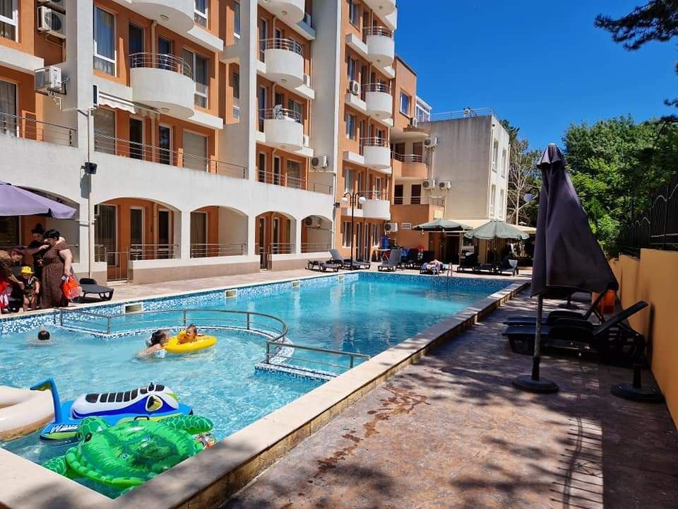 Spacious and Modern One-Bedroom Apartment with Full Amenities in Pomorie