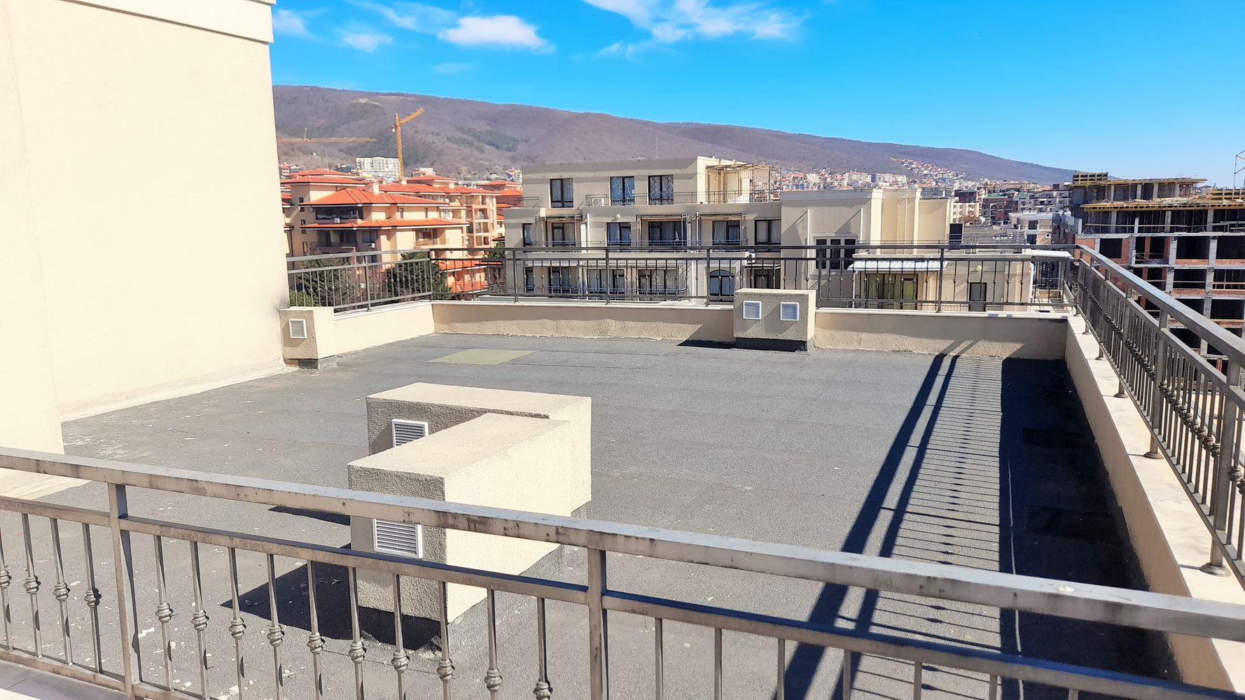 Attractive One-Bedroom Apartment with Sea and Mountain Views in Sveti Vlas