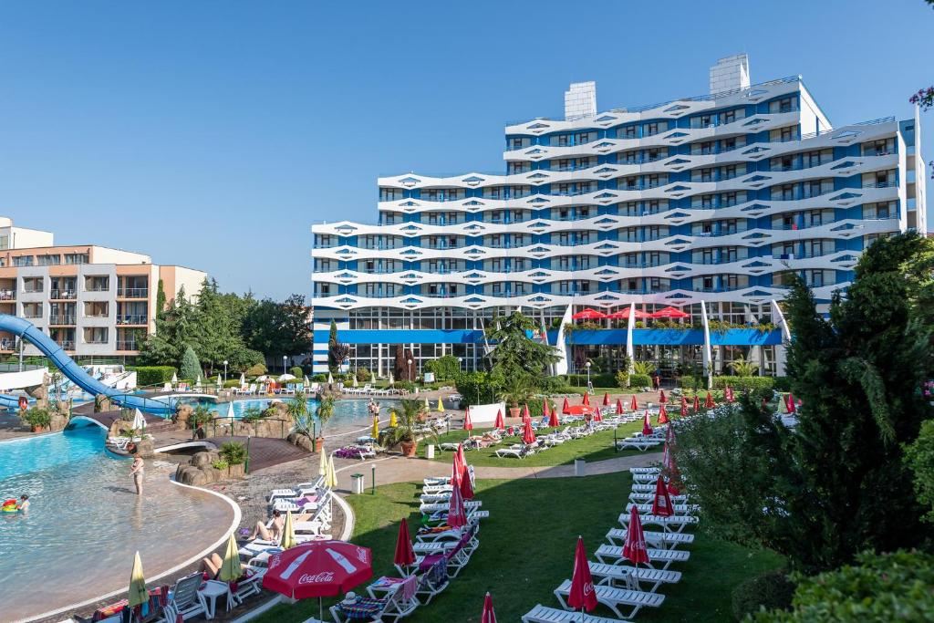 Spacious apartment with one bedroom in Sunny Beach with pool view