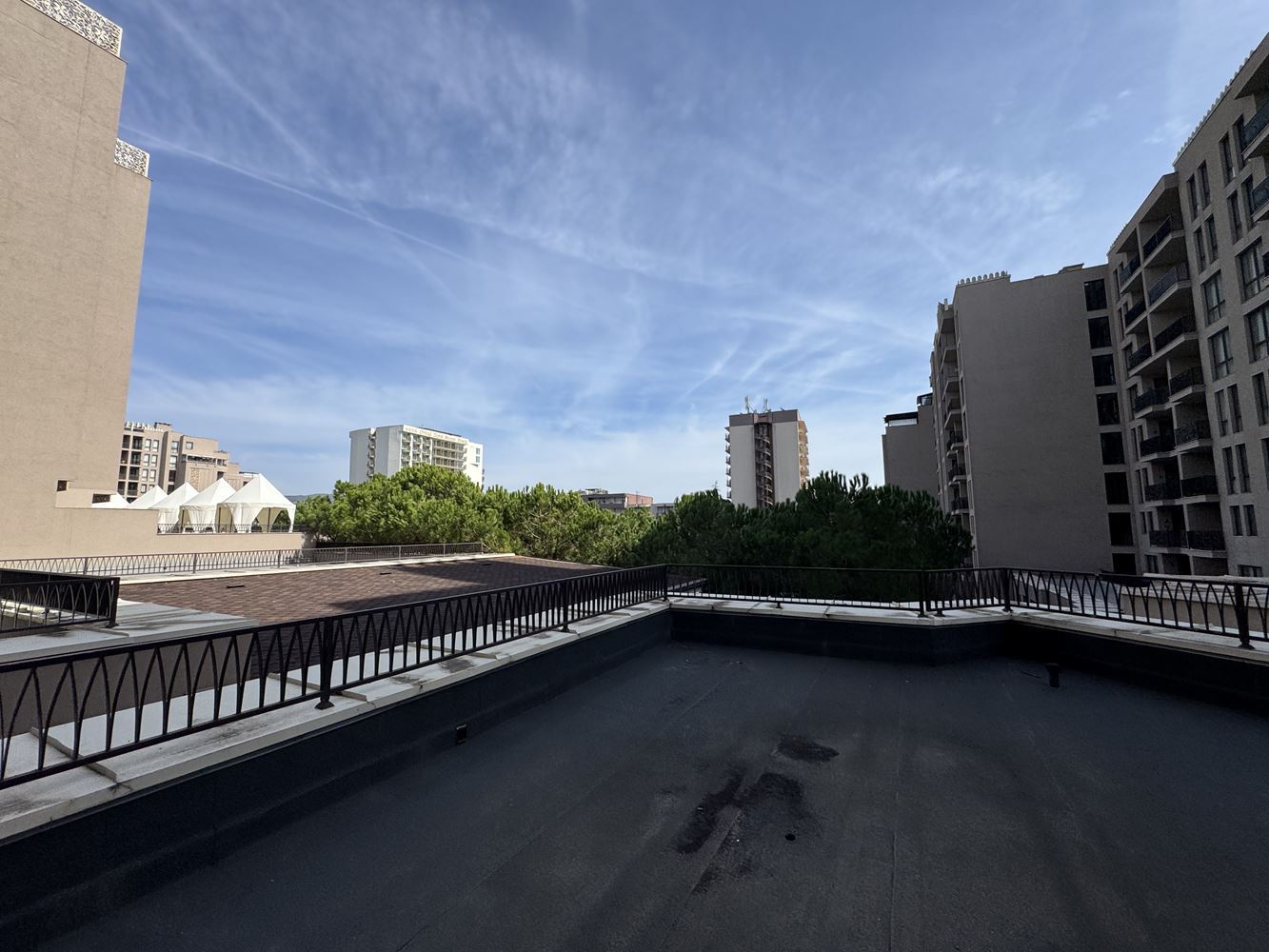 Spacious One-Bedroom Apartment with a Large Terrace, 50 Metres from the Beach in Sunny Beach