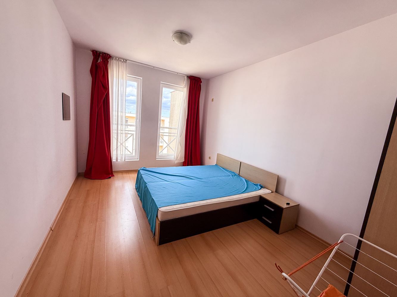 Three-room Apartment with Pool View in a Well-Maintained Complex near Sunny Beach