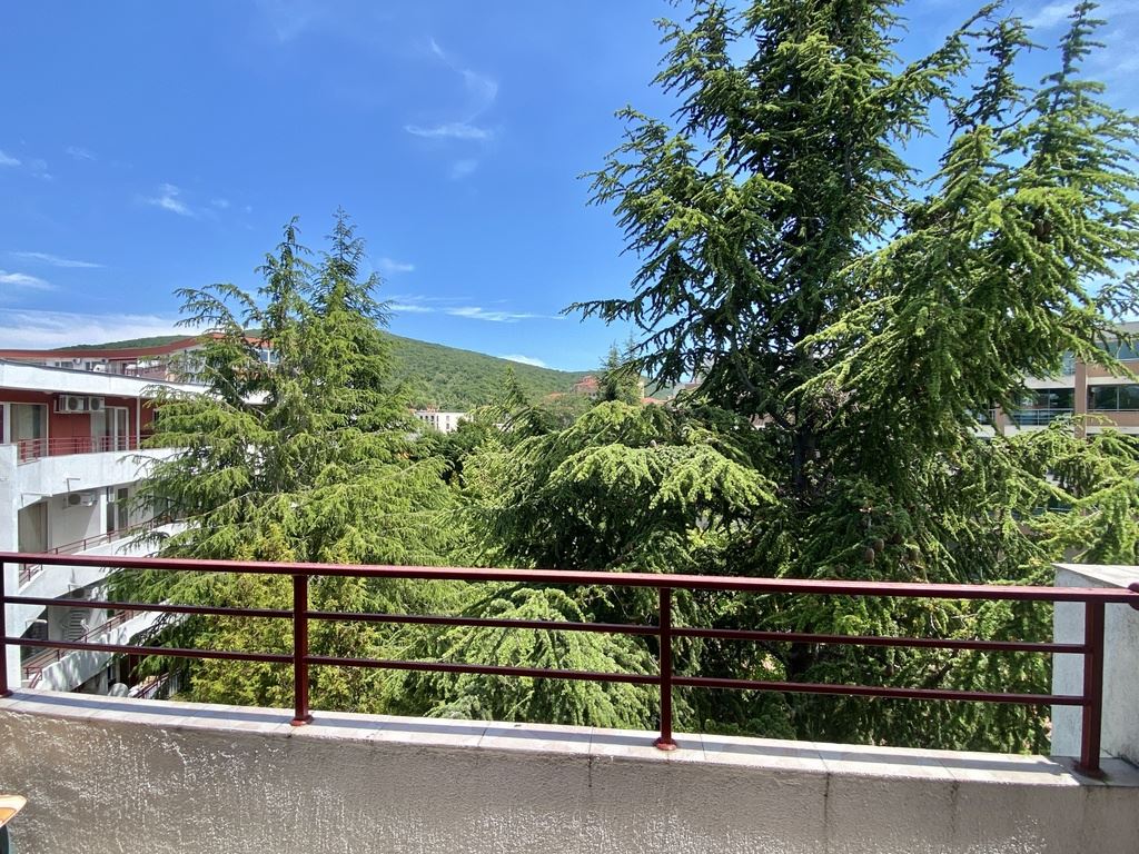 Studio on the first line in a complex in Elenite – sea, mountains, and holiday comfort in one