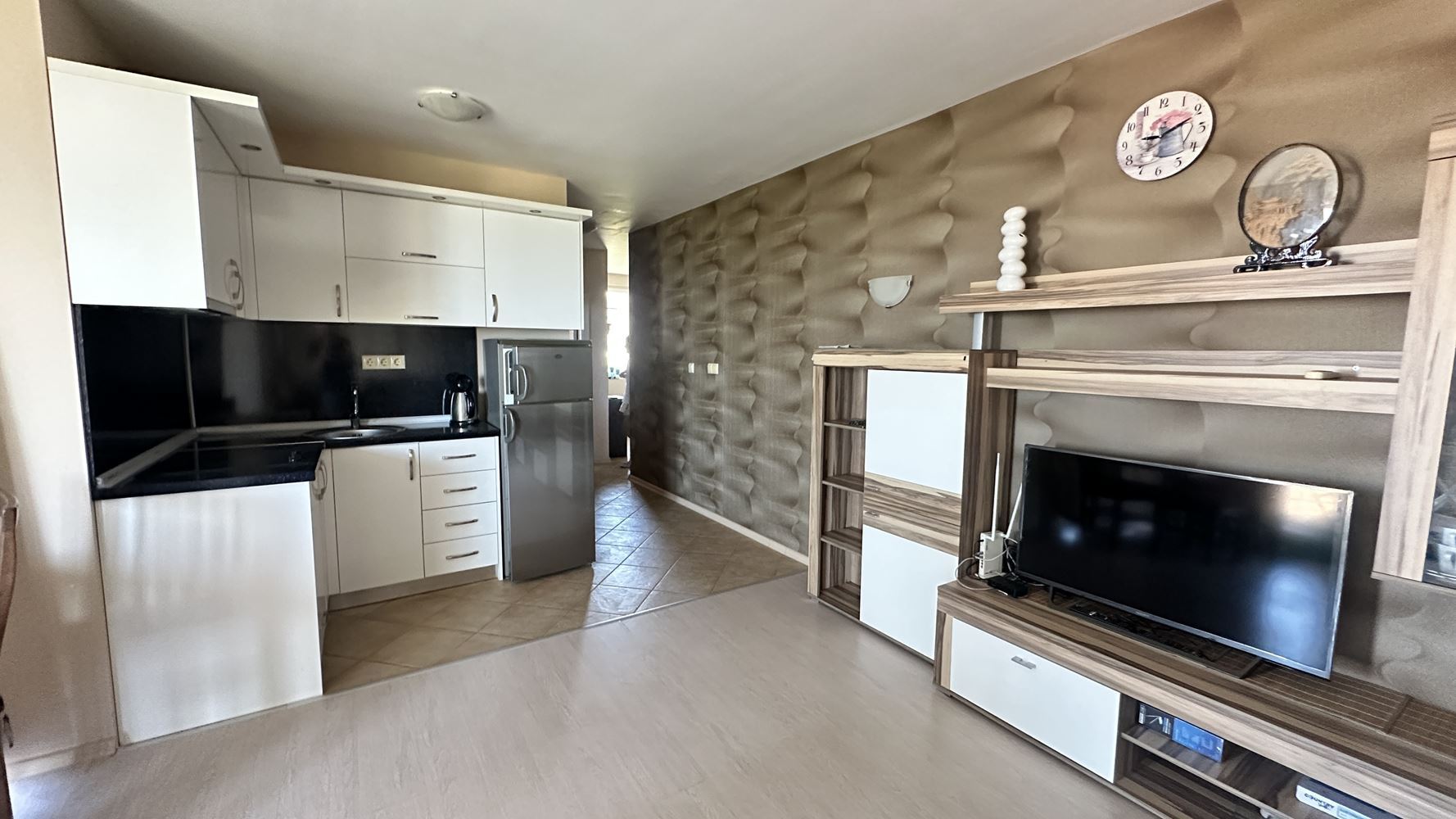 Spacious one-bedroom apartment with panoramic sea view in Chernomorets – a ready home by the sea