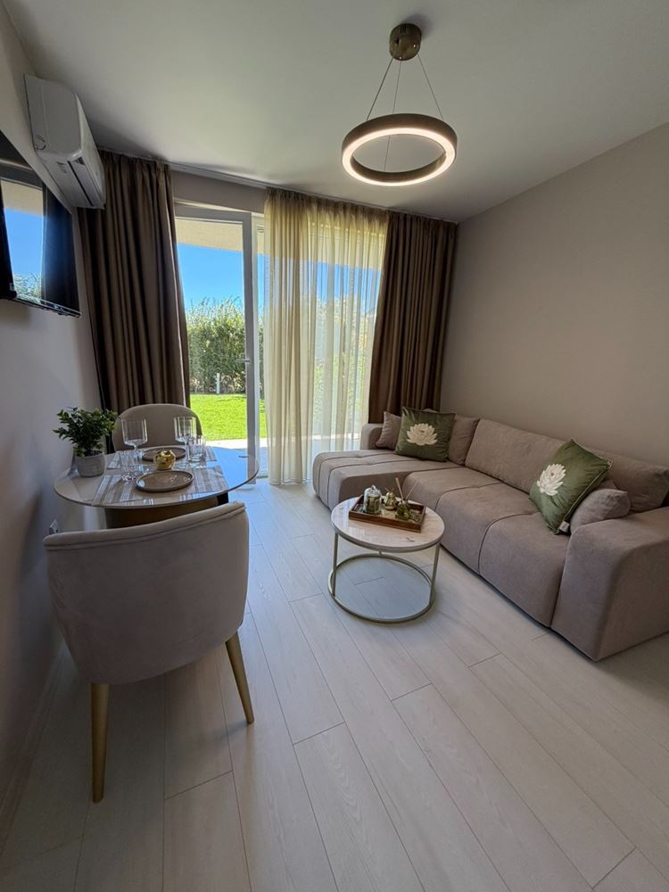 First line by the sea in Sunny Beach – brand-new furnishings and a private yard
