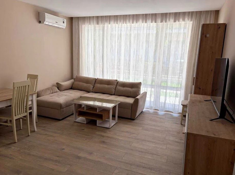 First-line apartment in Elenite – major renovation, residential electricity and direct beach access