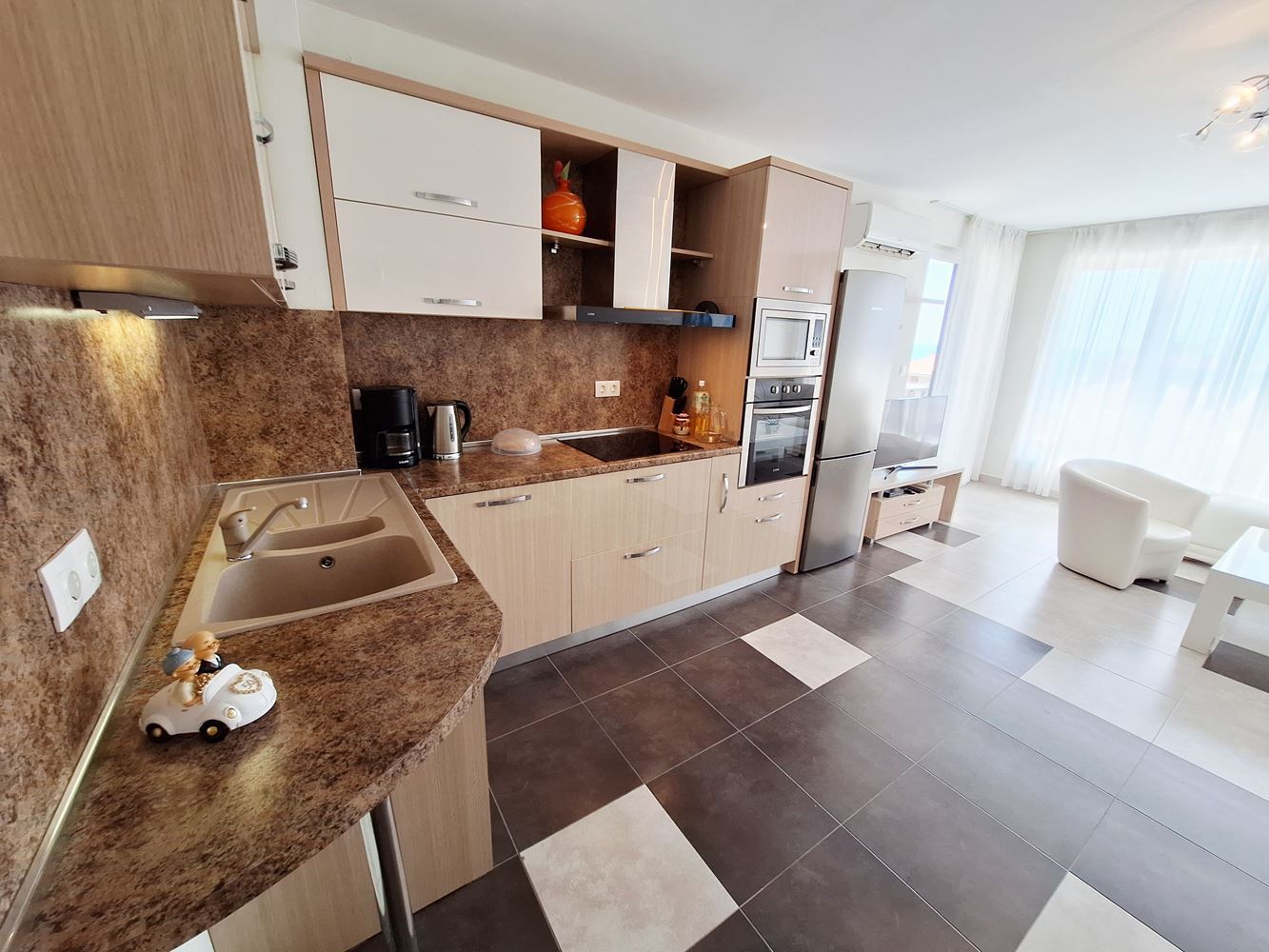 Spacious two-bedroom apartment with parking space only 200 meters from the sea in Sveti Vlas
