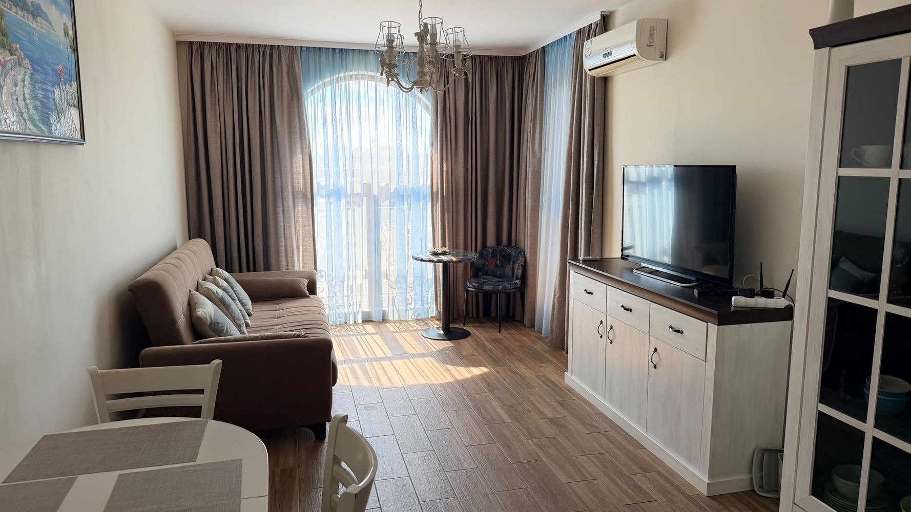 Two-room apartment with panoramic sea view, just a step away from the sea in Ravda