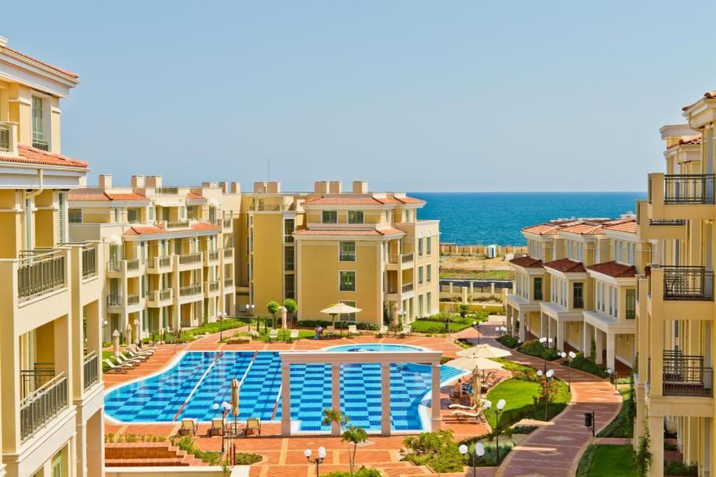 First Line in Chernomorets – Studio with Sea View
