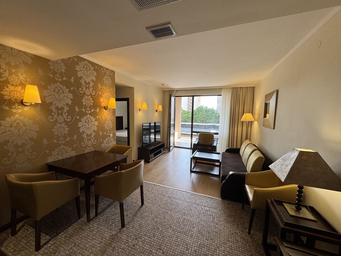 Spacious One-Bedroom Apartment with a Large Terrace, 50 Metres from the Beach in Sunny Beach