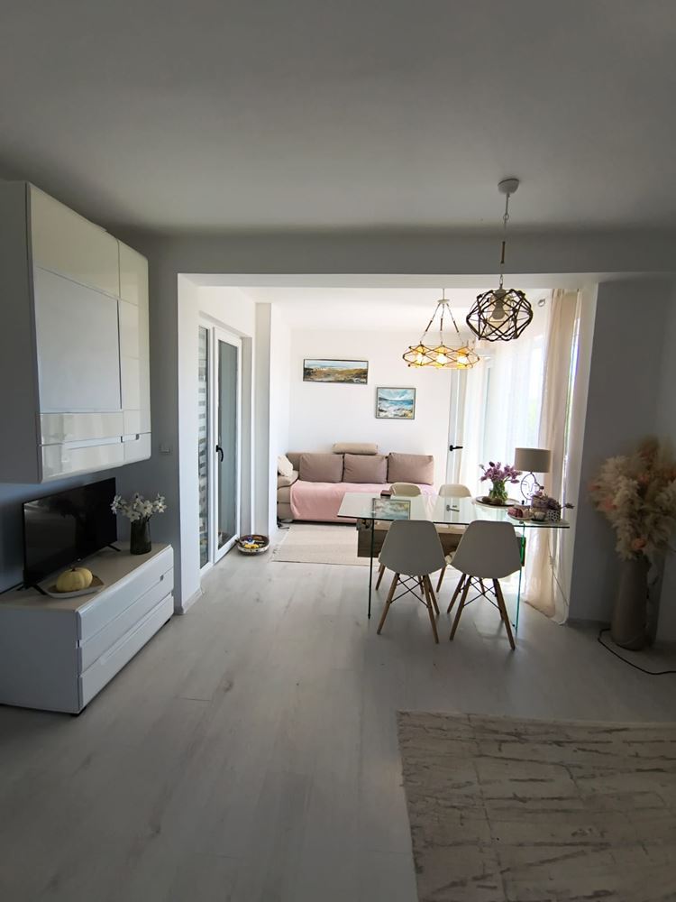 Renovated one-bedroom apartment with panoramic view in a modern complex near Sunny Beach