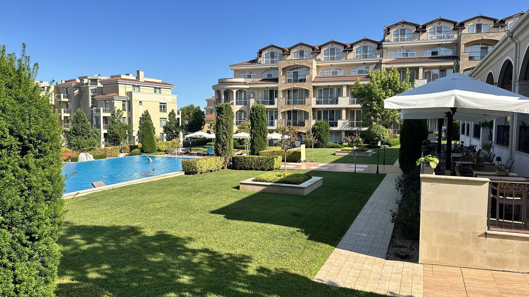 Spacious one-bedroom apartment with panoramic sea view in Chernomorets – a ready home by the sea