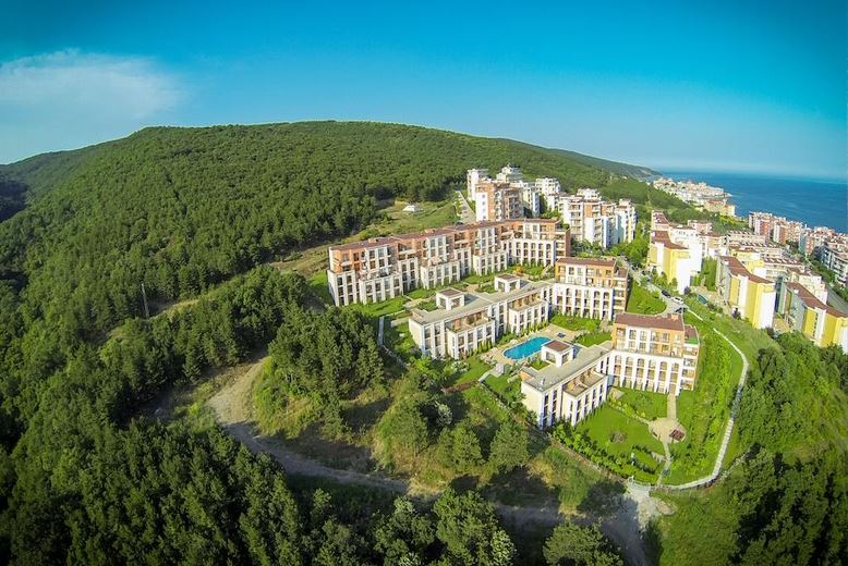 Spacious Studio in a Prestigious Complex in Sveti Vlas – Peace and Comfort All Year Round