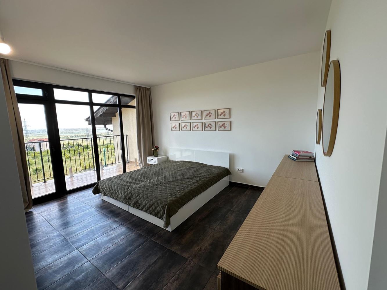 Spacious three-bedroom apartment with sea view – no maintenance fee in the quiet part of Sunny Beach