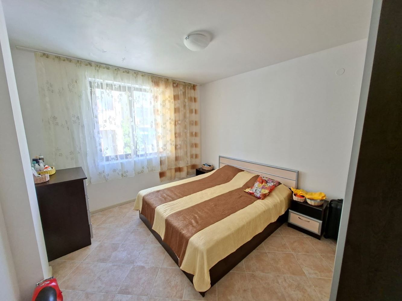 Spacious one-bedroom apartment in Sveti Vlas with no maintenance fee – excellent location, beautiful property by the sea