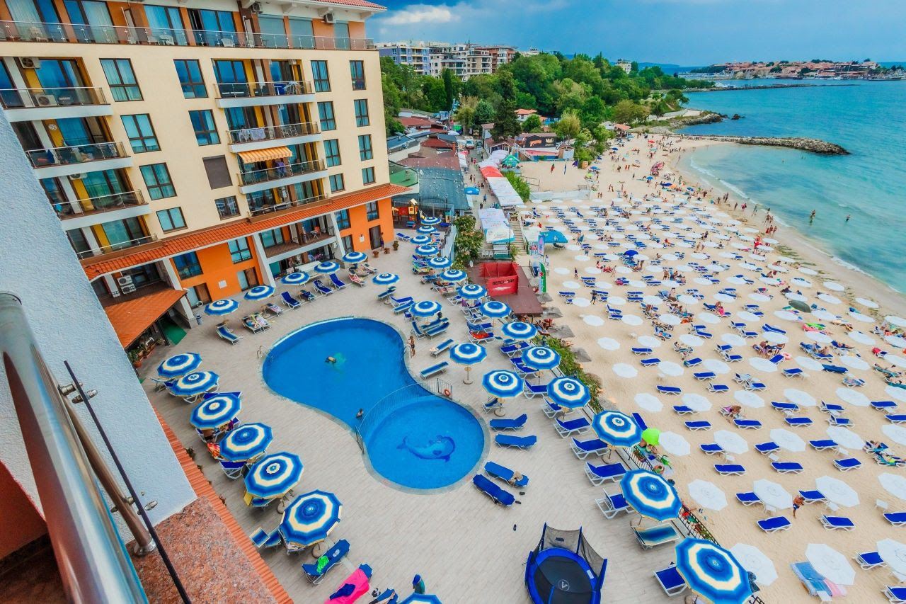 Three-room Apartment with Direct Sea Views on the First Line in Nessebar