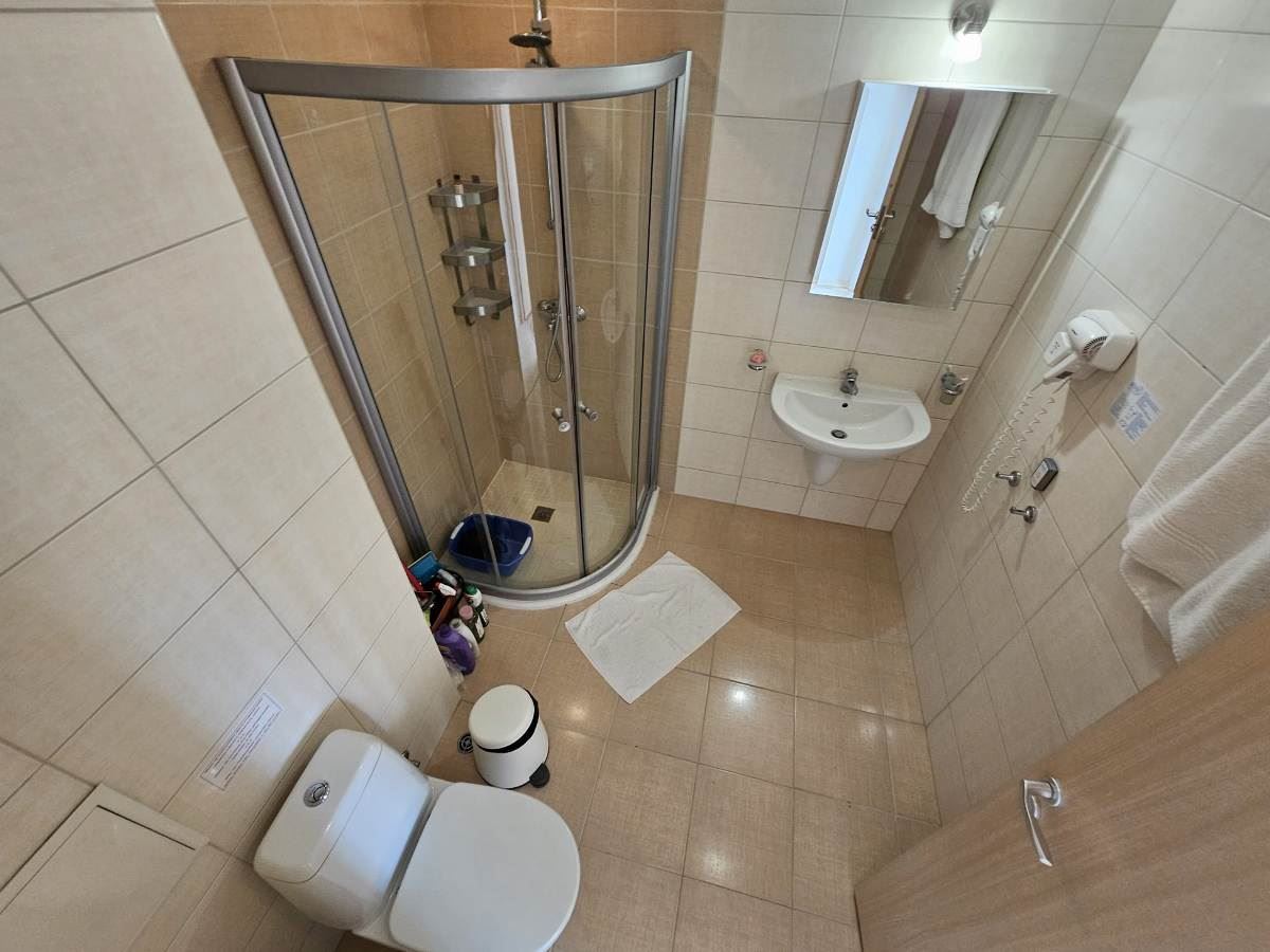 Luxury three-bedroom apartment on the beachfront in Obzor – panoramic sea and mountain views