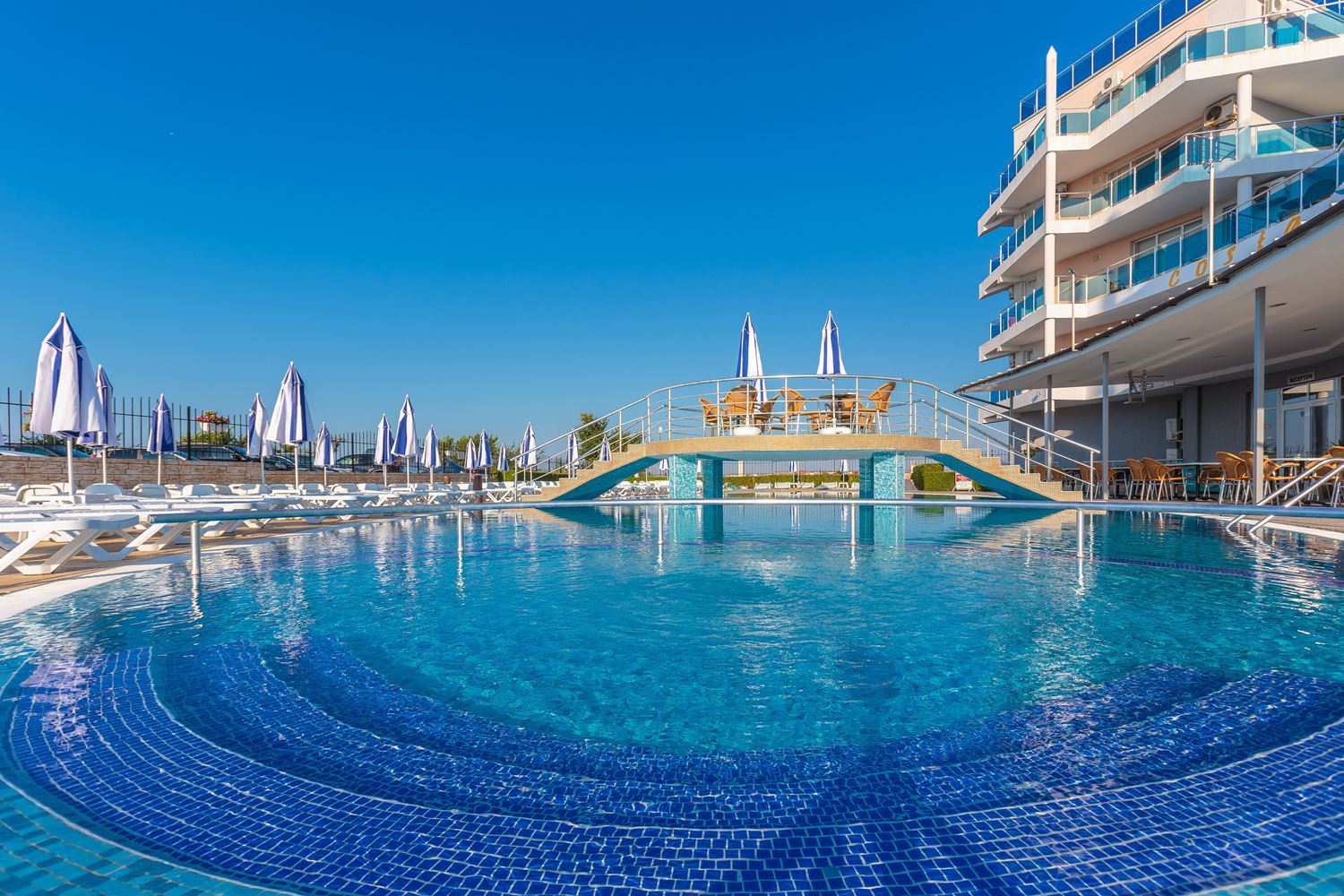 First Line with a Beautiful Sea Panorama – Spacious One-Bedroom Apartment with Two Terraces