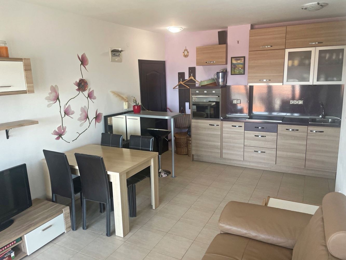 Spacious Apartment with Sea View in Saint Vlas