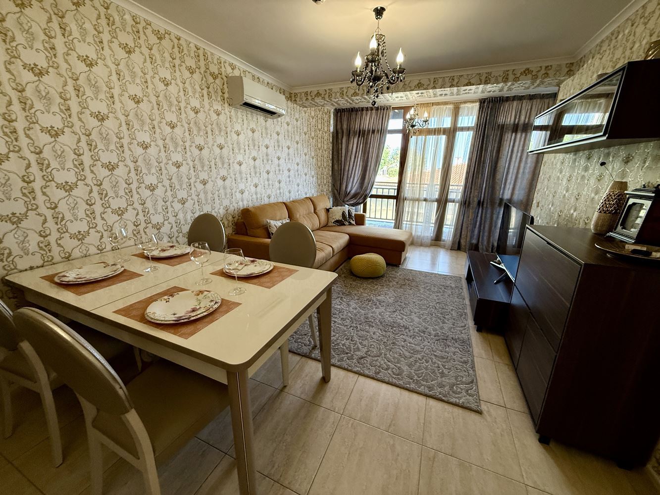 First-Line Apartment in Sveti Vlas – Stylish Property Near the Beach and Marina Dinevi Yacht Port