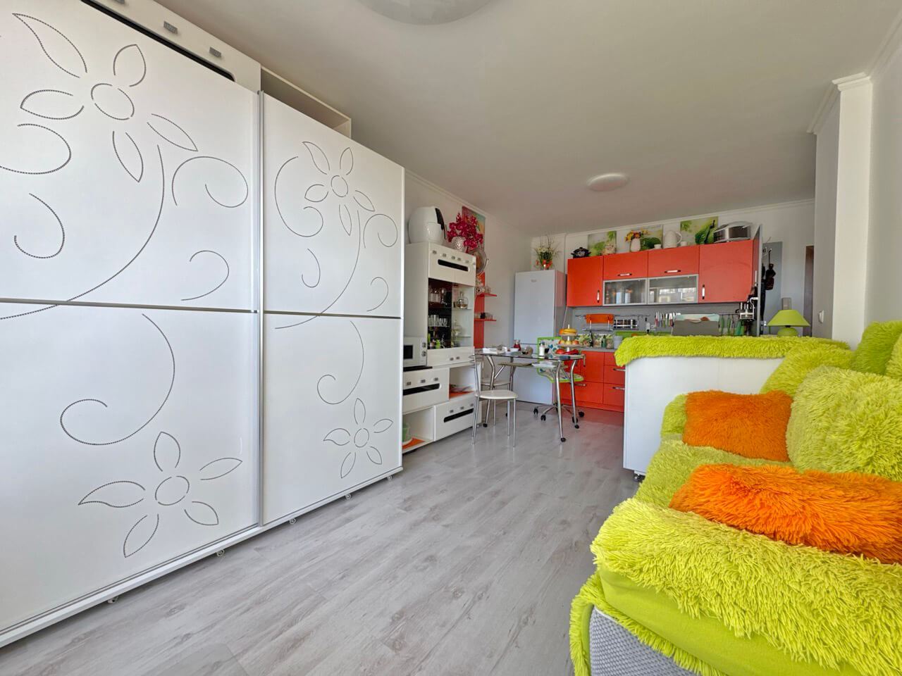 Spacious Furnished Studio in Sveti Vlas – 200 Metres from the Beach, with a Luxury SPA Centre and Excellent Amenities