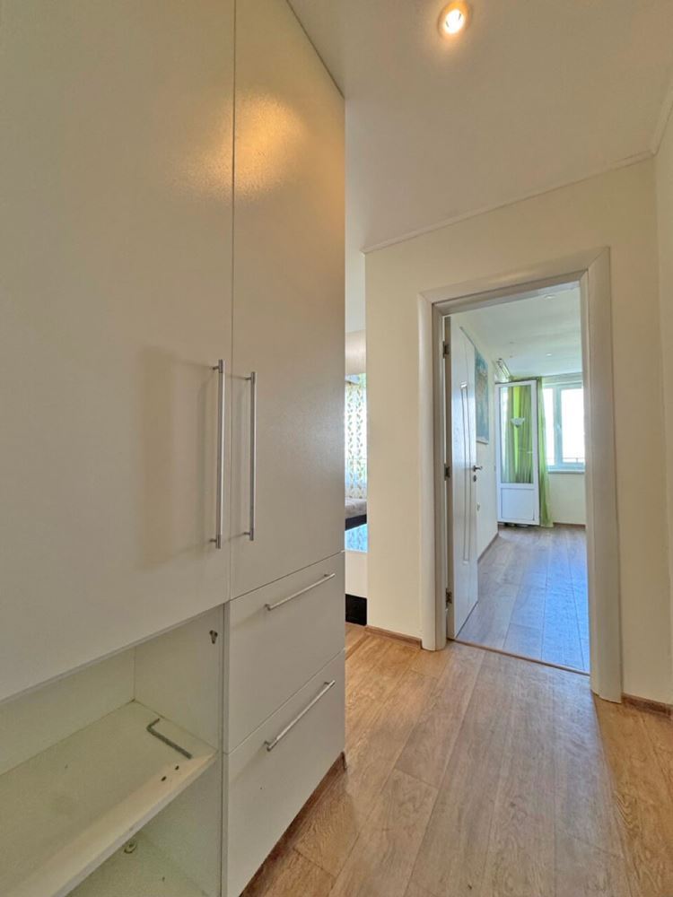 Two-bedroom apartment in a luxury complex on the first line in Sveti Vlas