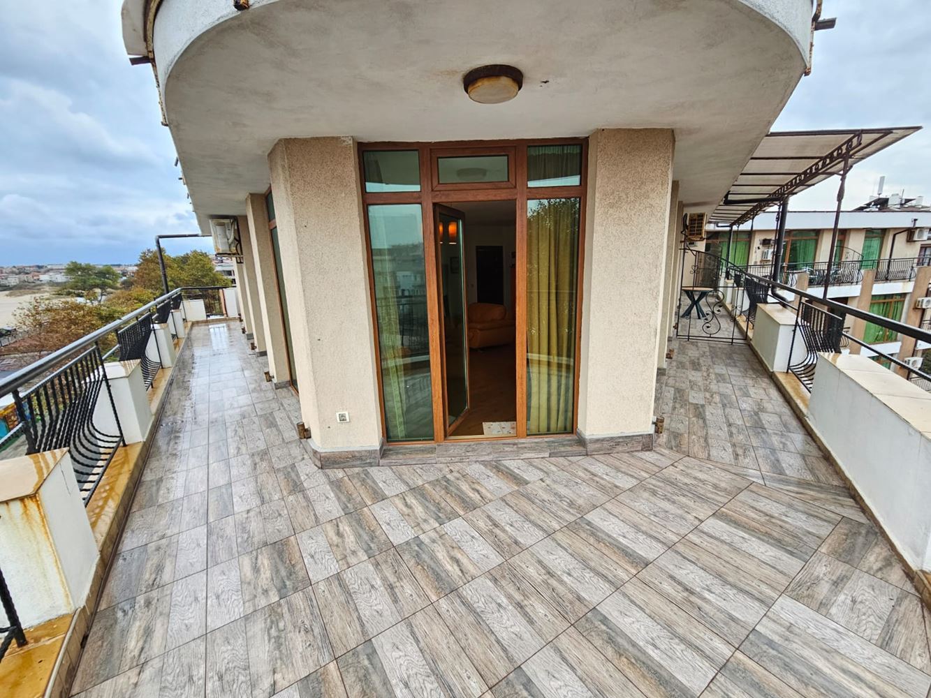 Spacious three-room apartment on the first line of the sea in Sozopol with a unique panoramic terrace