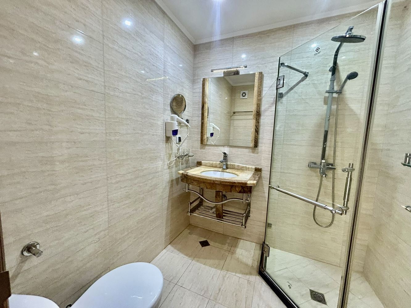 Two-room apartment with a pool view in a complex with extensive infrastructure