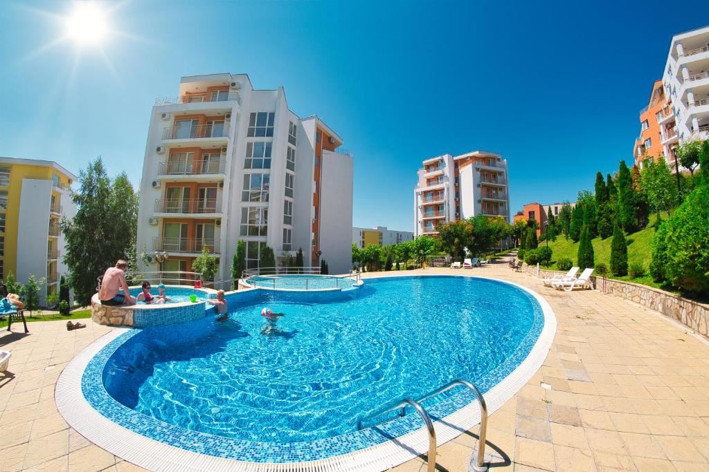 Three-Room Apartment in a Complex with Extensive Infrastructure in Sveti Vlas