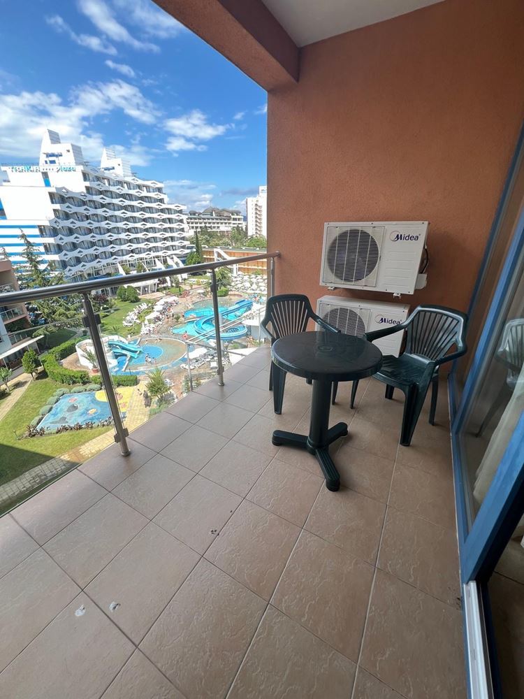 Spacious apartment with one bedroom in Sunny Beach with pool view
