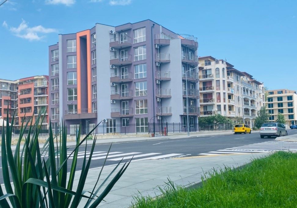 Stylish one-bedroom apartment with low maintenance fee in Sunny Beach – comfort, security and an excellent seaside investment