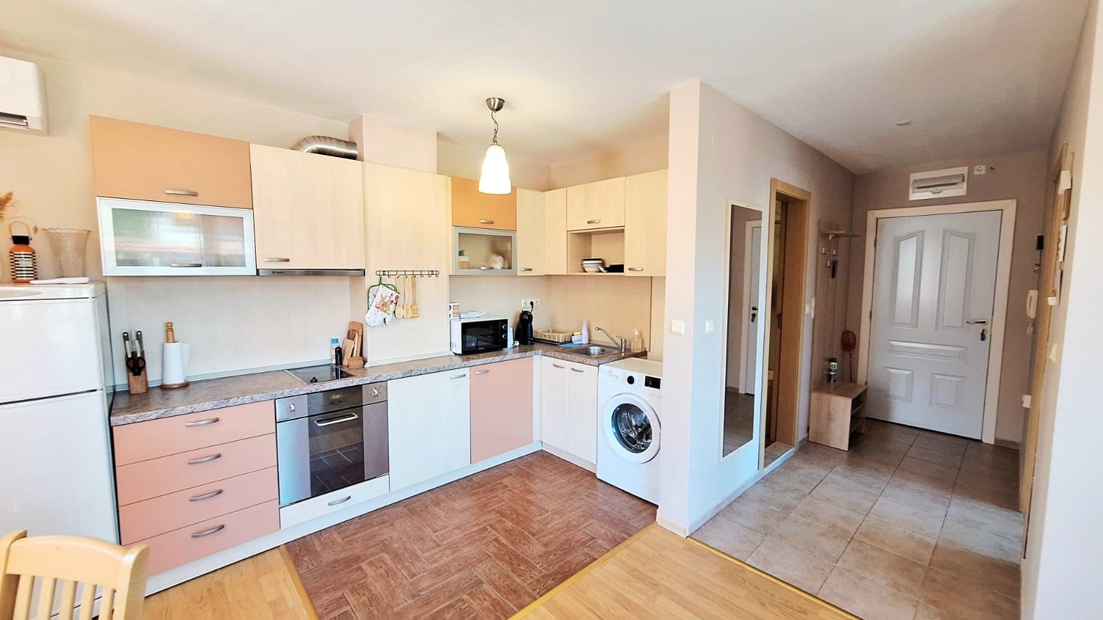 Just Steps from the Sea – Cosy Apartment with Two Bedrooms at the Entrance to Sveti Vlas