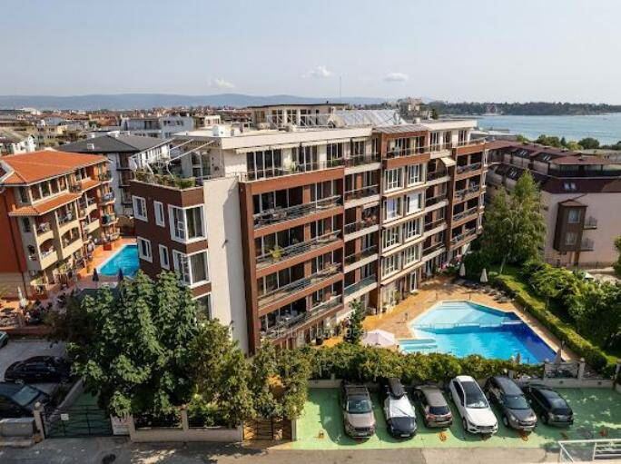 Panoramic two-bedroom apartment with sea view in Ravda – light, space and low maintenance fee