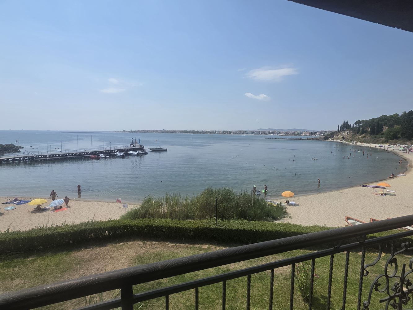 One-bedroom apartment on the first line with a frontal sea view in Nessebar